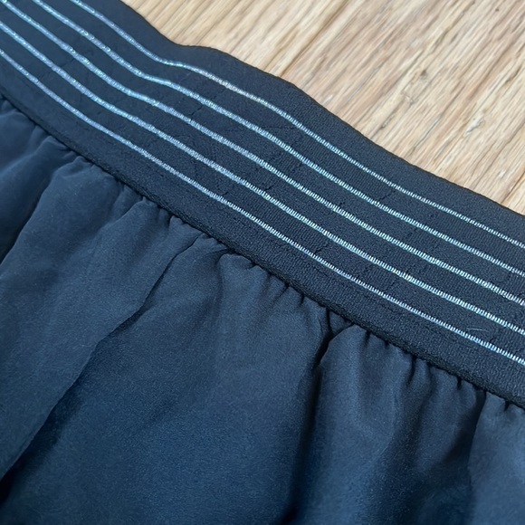 Nike Women's Core Flex Short 4” - Picture 9 of 10